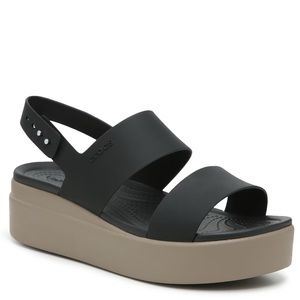 NWOT women’s crocs sandals